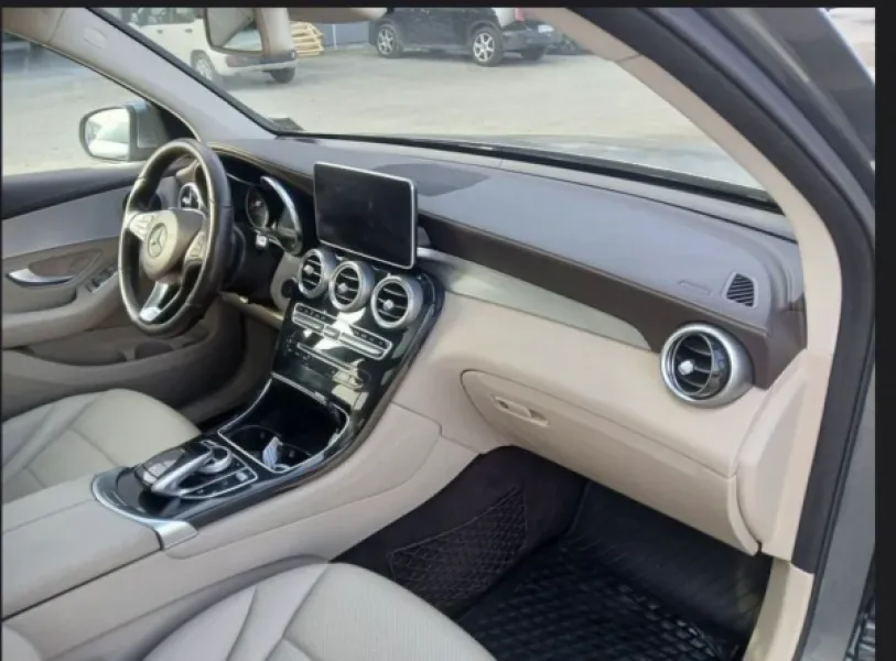 Mercedes GLC250 - Image 9