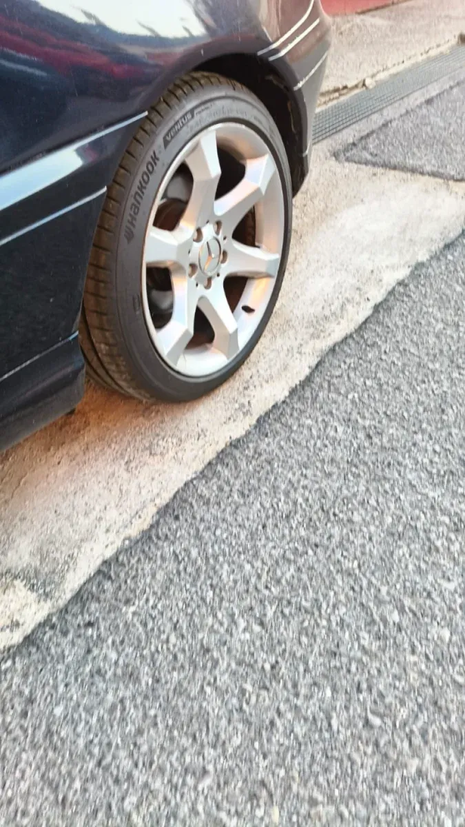 Vendo Mercedes Benz C 200 cdi - Image 3