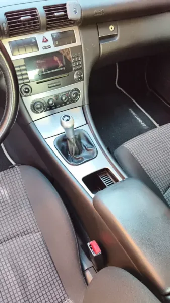 Vendo Mercedes Benz C 200 cdi - Image 5