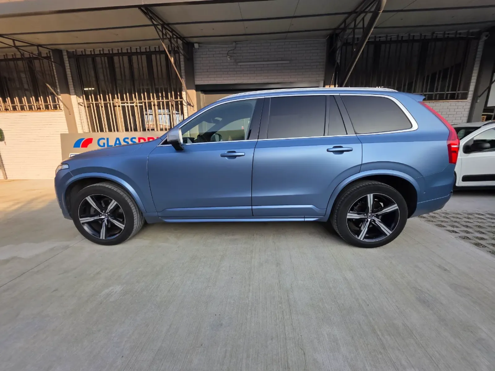 Volvo XC90 II R-Design 7 locuri 4x4 - Image 3